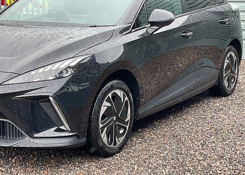 MG MG4 EV 64kWh TROPHY 5