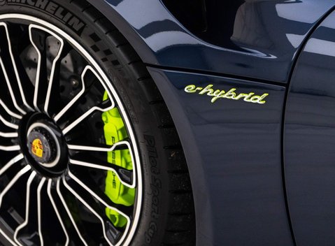 Porsche 918 Spyder 24