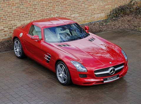 Mercedes-Benz SLS AMG 3