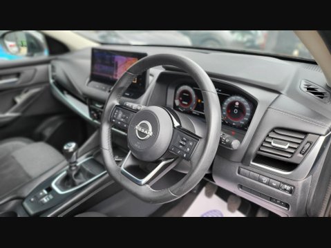 Nissan Qashqai DIG-T N-CONNECTA MHEV 31