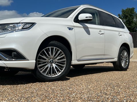 Mitsubishi Outlander PHEV DESIGN 15