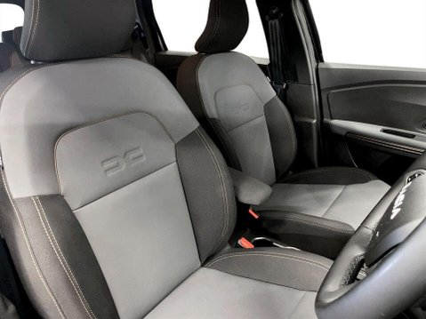 Dacia Jogger 1.6 Hybrid EXTREME MPV 5dr Petrol Hybrid Auto Euro 6 (s/s) (140 ps) 11