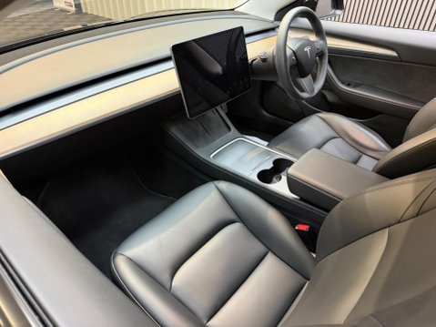 Tesla Model 3 Standard Range Plus Auto RWD 4dr 44