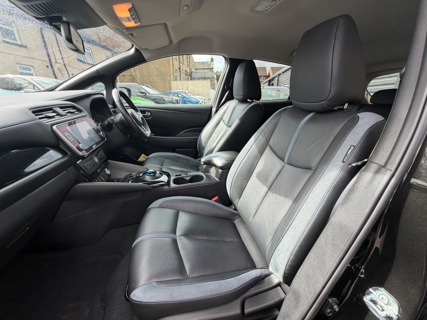 2021 Nissan Leaf — image 9