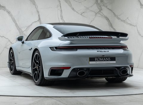 Porsche 911 Turbo S (992) 7