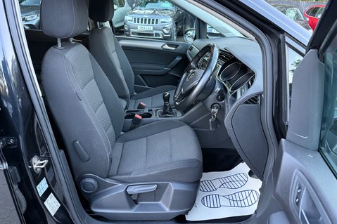 Volkswagen Touran SE TDI BMT -APPLE CAR PLAY-£35 ROAD TAX -9 SERVICES -PARK PILOT-240V SOCKET 15