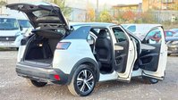 Peugeot 3008 1.2 HYBRID GT SUV 5dr Petrol Hybrid e-DSC6 Euro 6 (s/s) (136 ps) 18