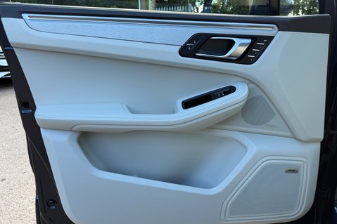 Porsche Macan TURBO PDK - HUGE SPEC - PAN ROOF - BOSE - CARPLAY 23