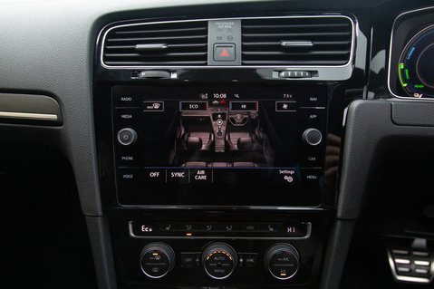 Volkswagen Golf GTE ADVANCE DSG 31