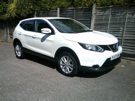 Nissan Qashqai ACENTA DIG-T SMART VISION ONLY 47,000 MILES FROM NEW