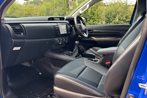 Toyota Hilux Active 4WD D-4D ECB Pickup 15