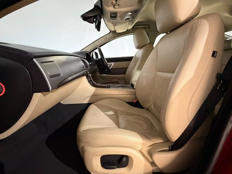 Jaguar XF D LUXURY 17