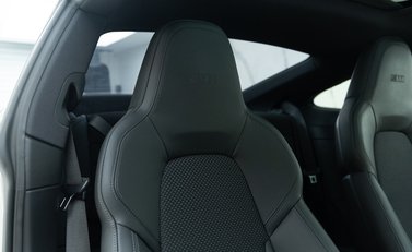 Porsche 911 Carrera T (992) 12