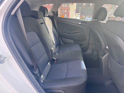 Hyundai TUCSON CRDI SE NAV BLUE DRIVE 14