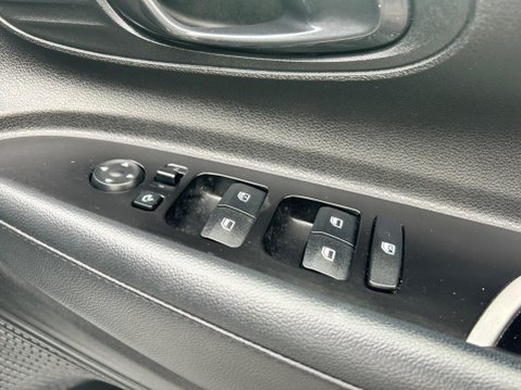 Hyundai i20 T-GDI PREMIUM MHEV 36