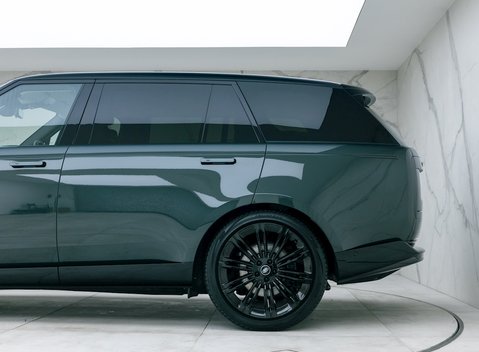 Land Rover Range Rover D350 Autobiography LWB 7 Seater 24