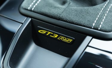 Porsche 911 GT3 RS (992) 21
