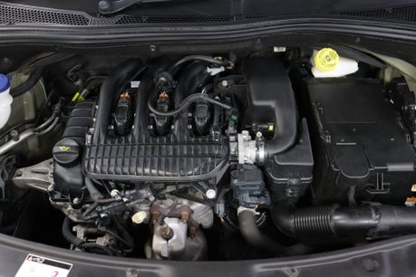 Peugeot 208 PURETECH S/S SIGNATURE 44