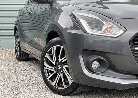 Suzuki Swift SZ5 DUALJET MHEV 2