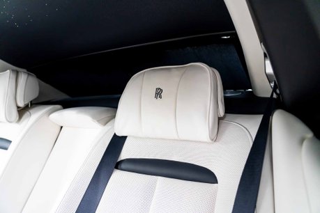 Rolls-Royce Ghost V12. STARLIGHT. H, C & M SEATS. REAR ENTERTAINMENT. HUD. A/CRUISE CONTROL 10