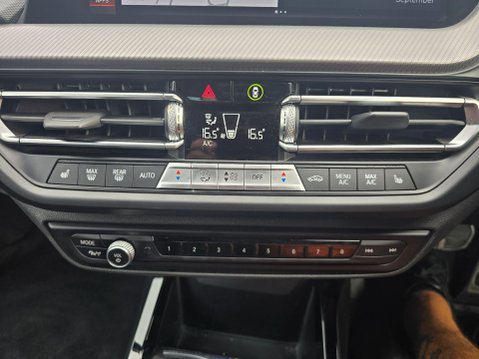 BMW 2 Series 2.0 220i M Sport DCT Euro 6 (s/s) 4dr 23