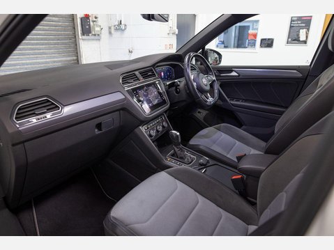 Volkswagen Tiguan 1.5 TSI EVO R-Line Tech DSG Euro 6 (s/s) 5dr 51