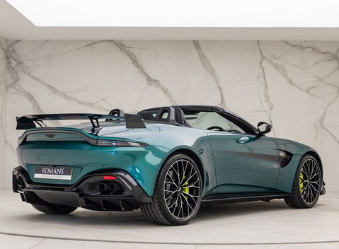 Aston Martin V8 Vantage Roadster F1 Edition 10