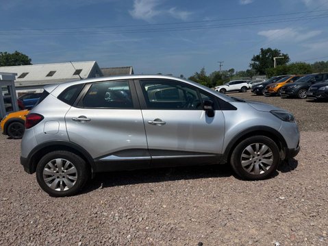 Renault Captur 0.9 TCe ENERGY Expression + SUV 5dr Petrol Manual Euro 6 (s/s) (90 ps) 9