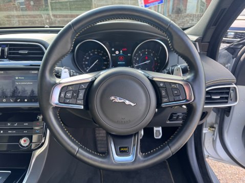 Jaguar XE SPORT 11