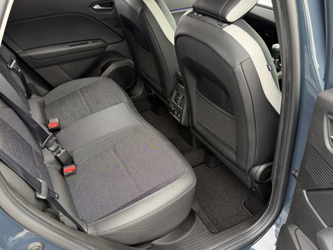 Renault Captur 1.0 TCE 90 Iconic 5dr 38