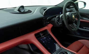 Porsche Taycan Turbo S Cross Turismo 16