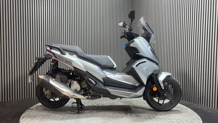 Lexmoto Nexus 2023 17K 1 ONWER LARGE SPORT MAXI SCOOTER 125CC