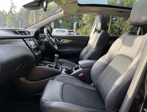 Nissan Qashqai 1.3 Qashqai Tekna DiG-T 5dr 36