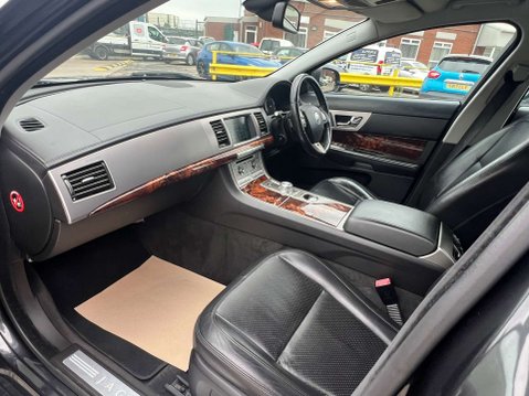 Jaguar XF 3.0 XF Premium Luxury V6 Automatic 4dr - NATIONAL DELIVERY* 13