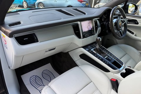 Porsche Macan TURBO PDK - TWO OWNERS -LANE ASSIST -20 INCH ALLOYS -APPLE CAR PLAY 25