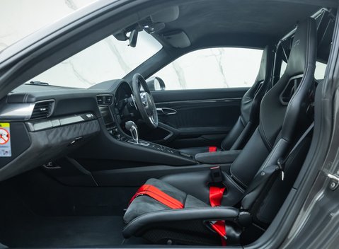 Porsche 911 GT3 (991) 18