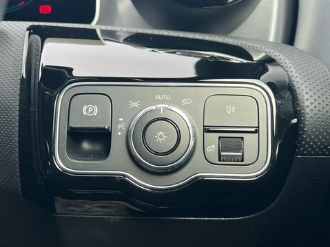 Mercedes-Benz A Class AMG A 35 4MATIC PREMIUM PLUS 34