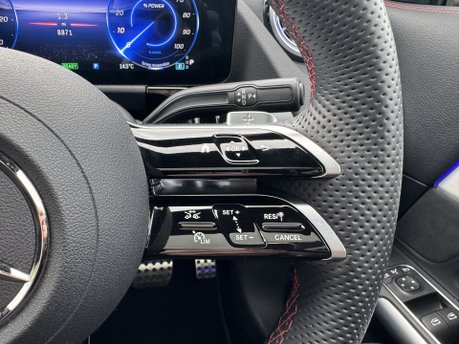 Mercedes-Benz EQA EQA 300 4Matic AMG Line Premium Plus Auto Electric 66 KWH PAN ROOF/HEADS UP 20