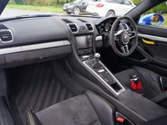 Porsche Cayman GT4 8
