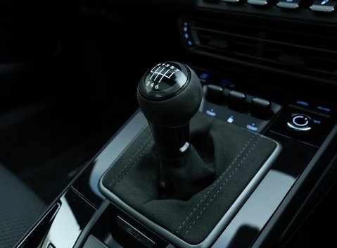 Porsche 911 Carrera T (992) 22