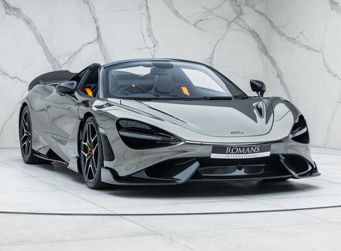 McLaren 765LT Spider 10