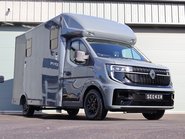 Renault Master DEMO MODEL 3.5 TON ADVANCE 150 AUTO STALLION BUILD SEEKER HORSEBOX REAR BED 3