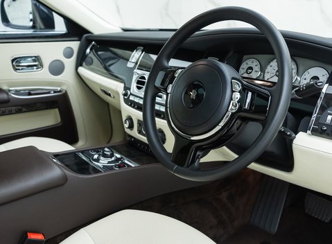 Rolls-Royce Ghost V12 10