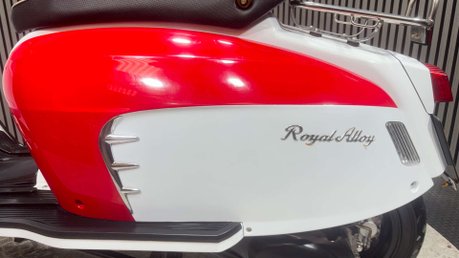 Royal Alloy GT 2019 ONLY 2K NEW MOT CUSTOM SCOOTER LEARNER LEGAL 125CC 24