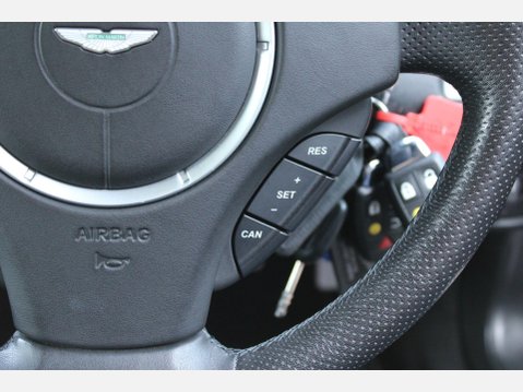 Aston Martin Vantage V8 16