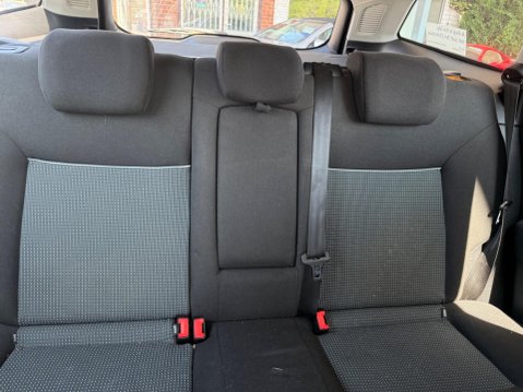 Ford Mondeo 2.0 TDCi Zetec 5dr 15