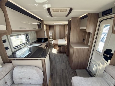 Coachman Laser Xcel 875 Kingsham 30th Special Edition 19