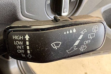 Volkswagen Golf 35.8kWh e-Golf Hatchback 5dr Electric Auto (136 ps) 48