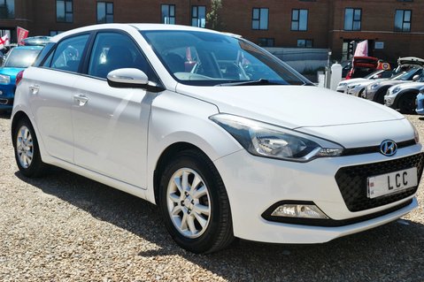 Hyundai i20 MPI SE.AUTOMATIC..1 PREVIOUS OWNER,18 STAMPS,AIR CON,LAST OWNER  9 YEARS. 3