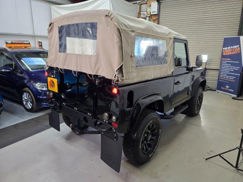 Land Rover Defender 90 HARD-TOP TD5 2